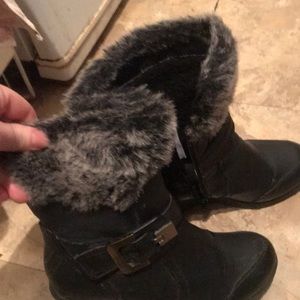 Super Cute Moda Italian Leather fur lined Boots With Small Heals